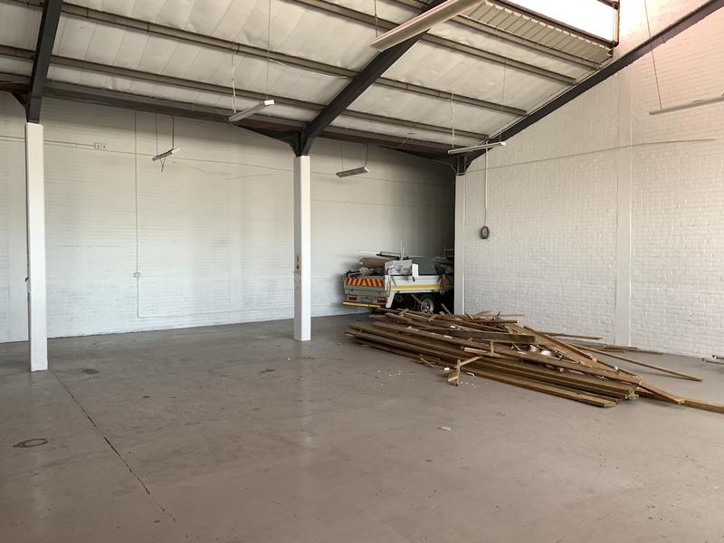 To Let commercial Property for Rent in Maitland Western Cape